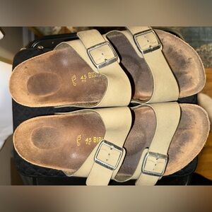 Birkenstock Tan Sandals with Buckles
